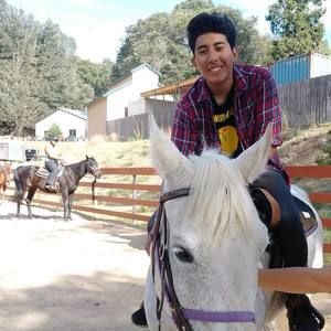 Meet your Posher, Alejandro